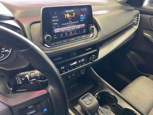 Used 2025 Nissan Rogue SV FWD image 20