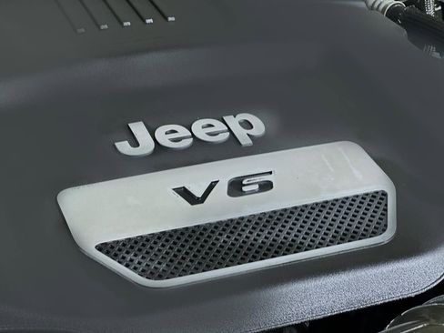 Used 2018 Jeep Wrangler Unlimited Sport image 25