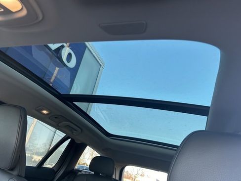 Used 2025 Volvo V60 B5 Cross Country Plus image 27