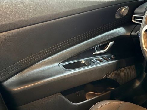 Certified 2023 Hyundai Elantra SEL image 29