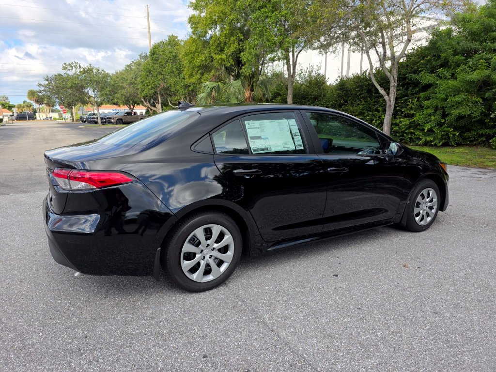 New 2027 Toyota Corolla LE FWD image 11