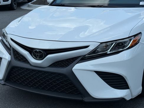 Used 2019 Toyota Camry SE FWD image 9