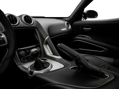 Used 2013 SRT Viper GTS w/ GTS Laguna Interior Pkg RWD image 37