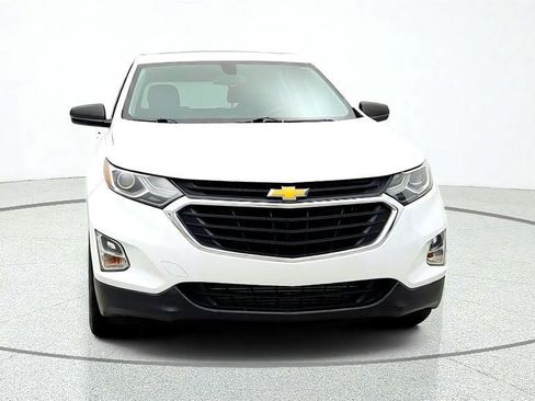 Used 2019 Chevrolet Equinox LS FWD image 2
