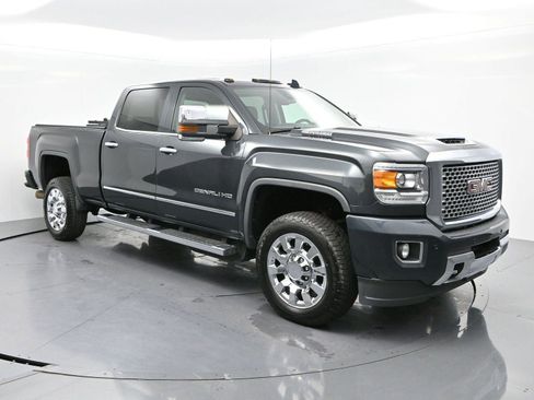 Used 2017 GMC Sierra 2500 Denali w/ Duramax Plus Package AWD/4WD image 2
