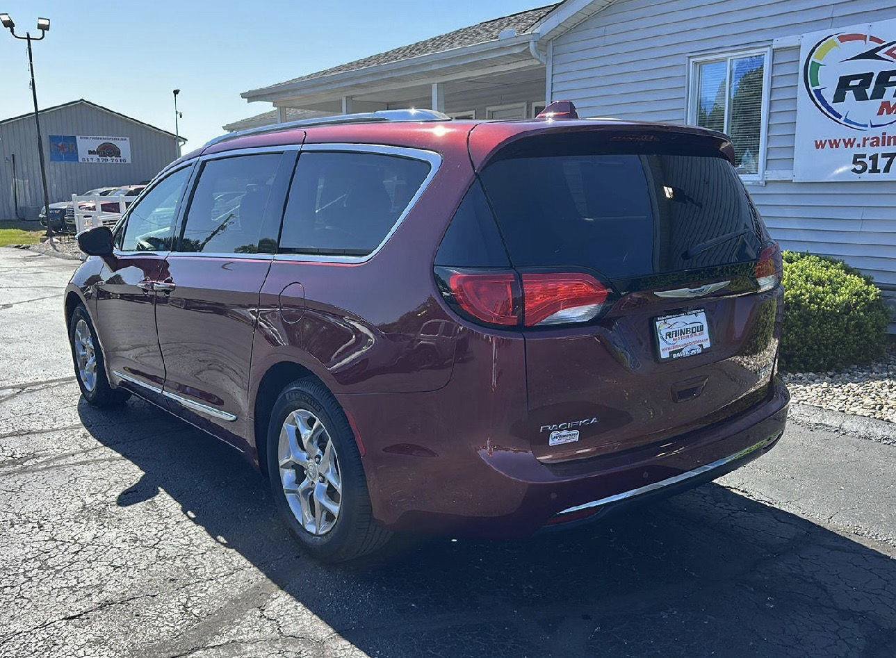 Used 2019 Chrysler Pacifica Limited FWD image 3