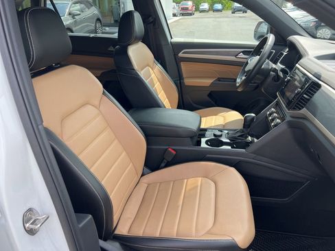 Certified 2022 Volkswagen Atlas Cross Sport SEL Premium R-Line AWD/4WD image 23