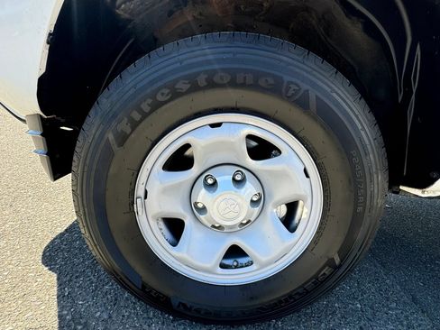 Used 2017 Toyota Tacoma SR RWD image 17