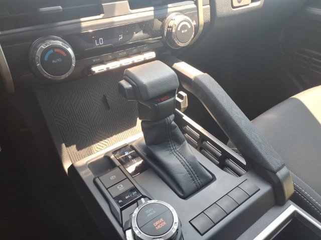 Used 2025 Toyota Tacoma TRD Sport AWD/4WD image 16