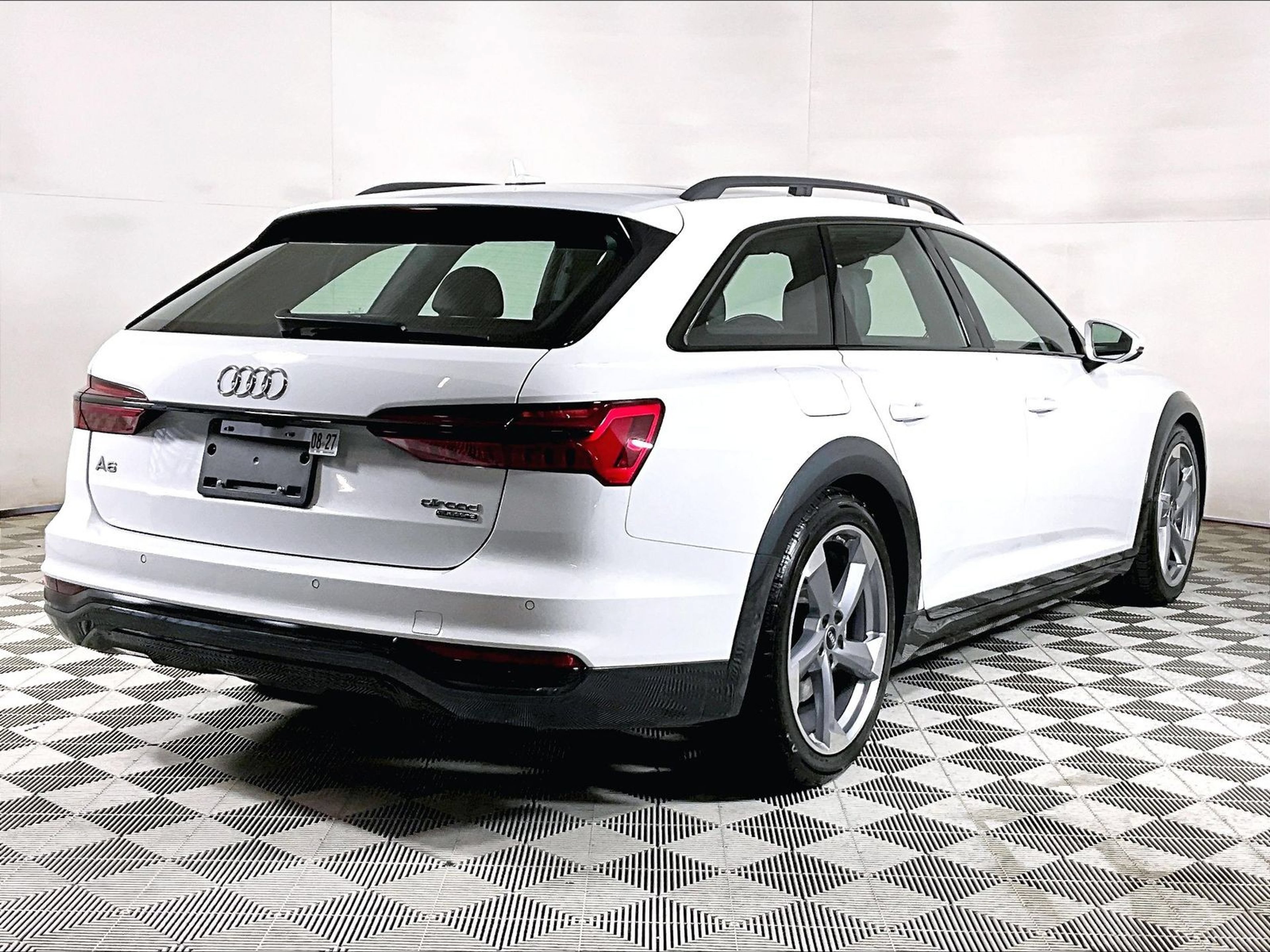 Used 2022 Audi A6 3.0T allroad Prestige w/ Prestige Package AWD/4WD image 9