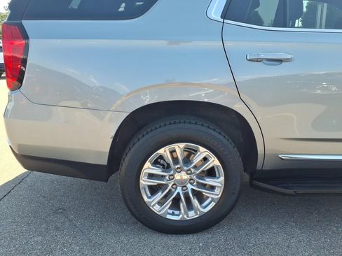 Used 2023 GMC Yukon SLT w/ SLT Premium Package AWD/4WD image 27