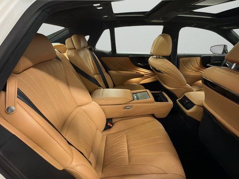 Used 2022 Lexus LS 500 AWD w/ Luxury Package image 13
