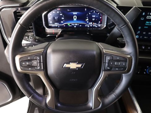 Used 2024 Chevrolet Silverado 2500 High Country w/ Technology Package image 3