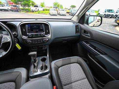 Used 2021 Chevrolet Colorado Z71 AWD/4WD image 32