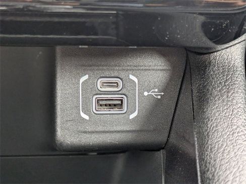 Used 2024 Jeep Compass Latitude image 23