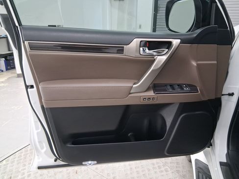 Used 2020 Lexus GX 460 Luxury image 21