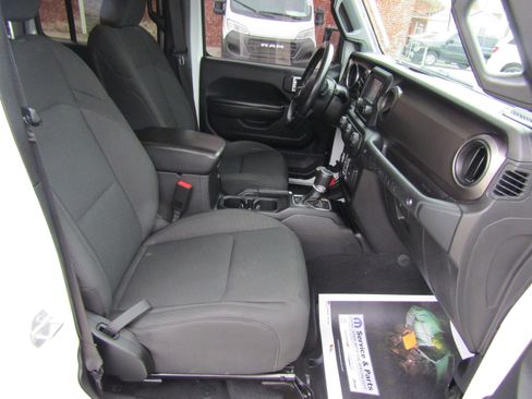 Used 2020 Jeep Wrangler Unlimited Sport S image 19