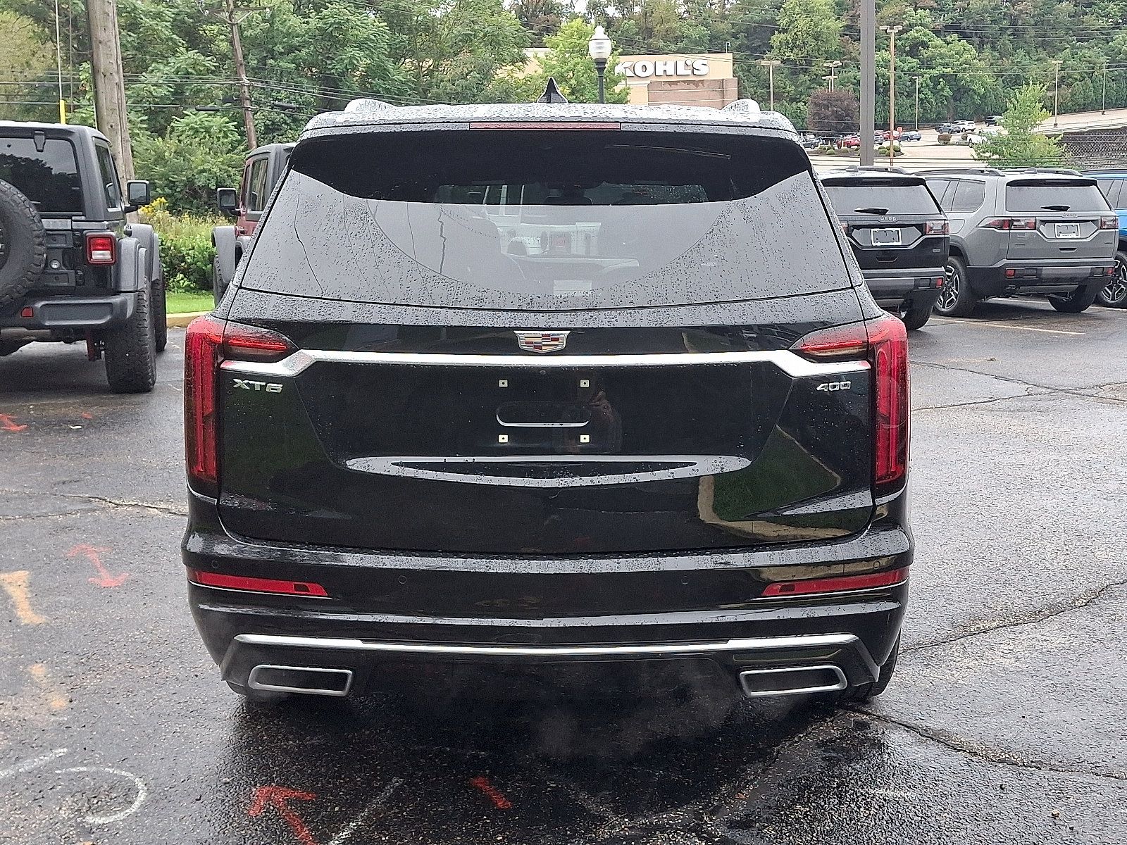 Used 2025 Cadillac XT6 Premium Luxury w/ LPO, Floor Liner Package FWD image 5