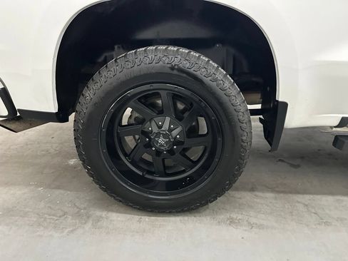 Used 2020 Chevrolet Silverado 1500 Custom w/ Custom Value Package RWD image 57