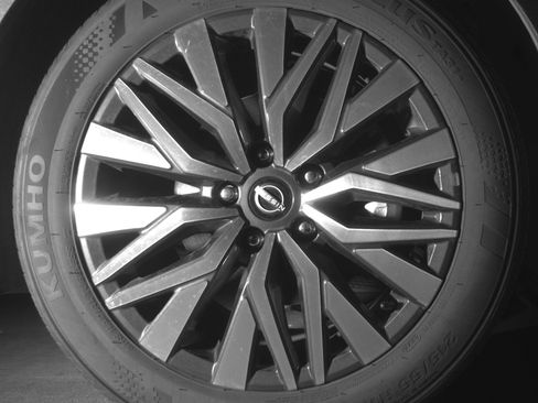 Used 2025 Nissan Altima 2.5 SV image 13