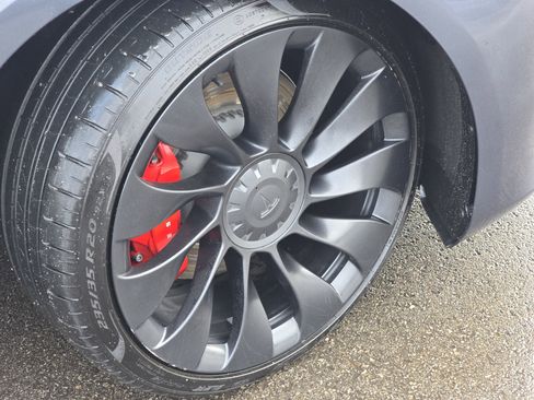 Used 2023 Tesla Model 3 Performance image 13