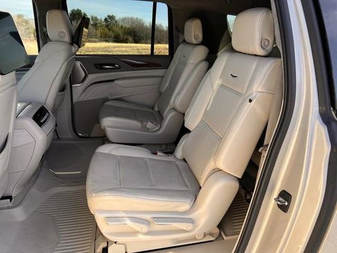 Certified 2023 Cadillac Escalade ESV Sport Platinum w/ LPO, Floor Liner Package image 30