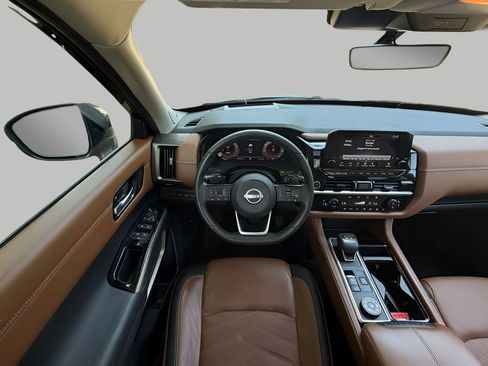 Used 2023 Nissan Pathfinder Platinum AWD/4WD image 15