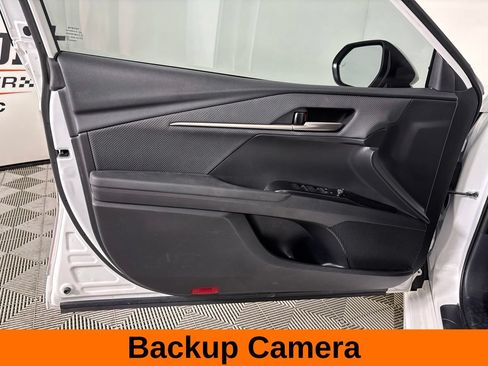Used 2025 Toyota Camry SE w/ Convenience Package FWD image 8