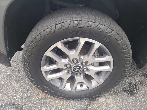 Used 2022 Toyota Tundra 1794 Edition image 14