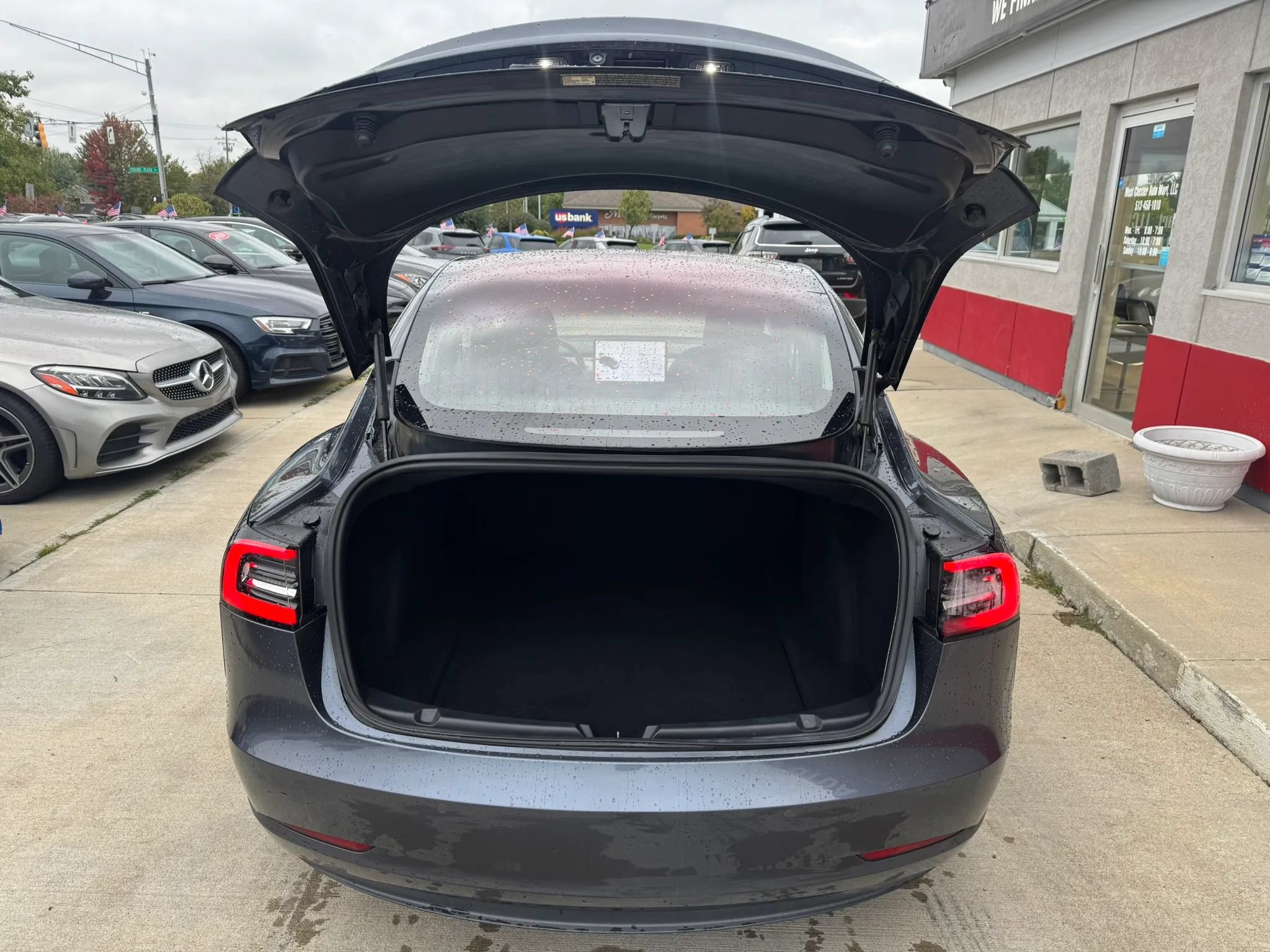 Used 2018 Tesla Model 3 Long Range RWD image 10