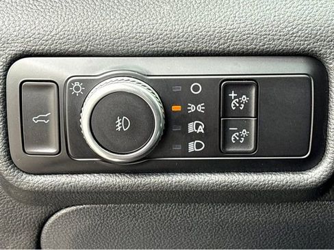 Used 2023 Ford Explorer Limited RWD image 13