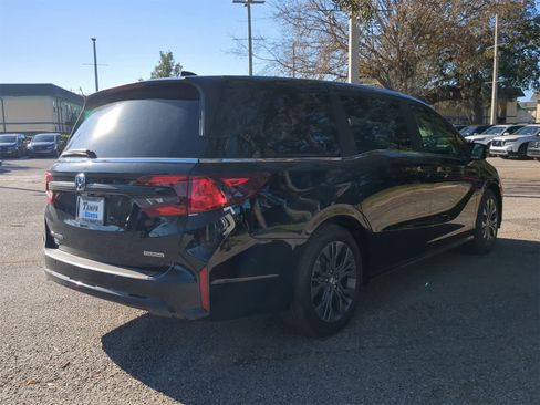 Used 2025 Honda Odyssey Touring image 6