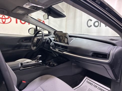 Used 2025 Toyota Prius LE AWD/4WD image 13
