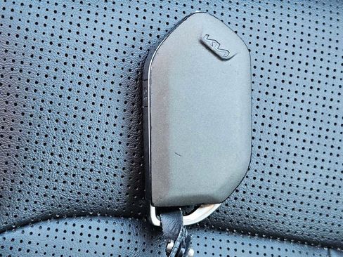 Used 2024 Kia Sorento S image 34