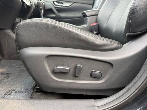 Used 2016 Nissan Rogue SL w/ SL Premium Package image 17