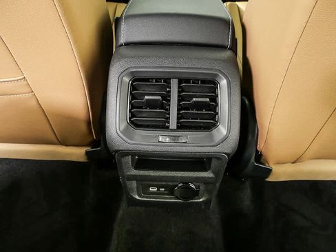 Certified 2023 Volkswagen Tiguan SE w/ Panoramic Sunroof Package image 22