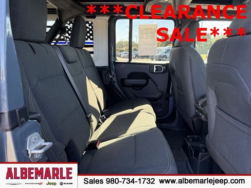 Used 2024 Jeep Wrangler Willys image 35