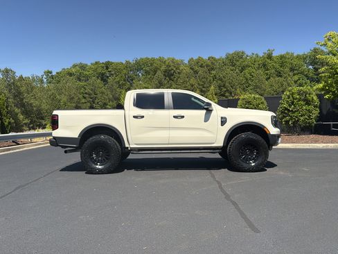 Used 2025 Ford Ranger XLT w/ Equipment Group 301A High AWD/4WD image 5