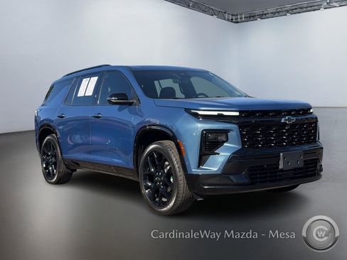 Used 2024 Chevrolet Traverse RS image 2