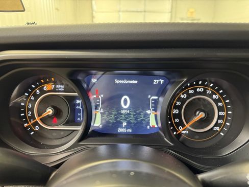 Used 2025 Jeep Wrangler Unlimited Rubicon image 28