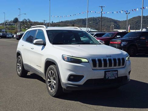 Used 2020 Jeep Cherokee Latitude Plus image 4