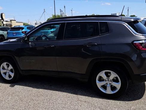 Used 2020 Jeep Compass Latitude w/ Popular Equipment Group FWD image 5