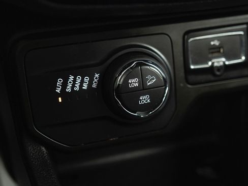 Used 2023 Jeep Renegade Trailhawk image 10