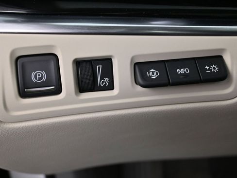 Used 2023 Cadillac XT6 Premium Luxury w/ Technology Package image 23