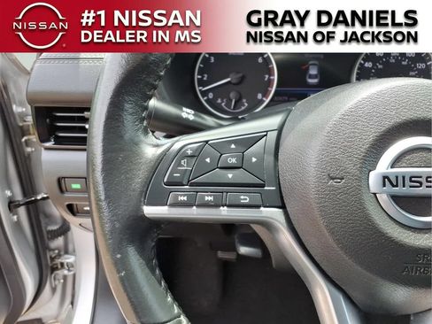 Used 2022 Nissan Sentra SV FWD image 13