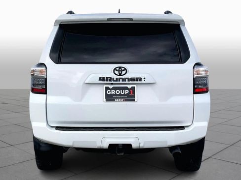 Used 2023 Toyota 4Runner SR5 Premium image 4