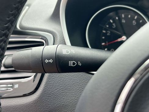 Used 2018 Jeep Compass Latitude w/ Popular Equipment Group AWD/4WD image 23
