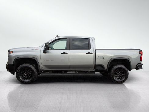 Used 2024 Chevrolet Silverado 2500 ZR2 w/ Technology Package AWD/4WD image 2