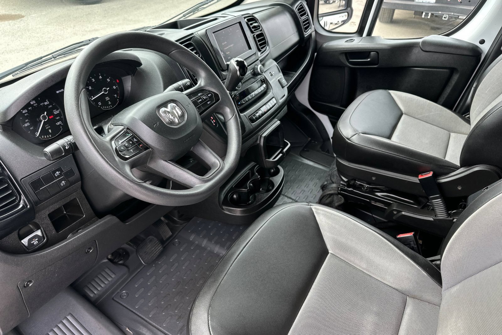 Used 2023 RAM ProMaster 2500 FWD image 10