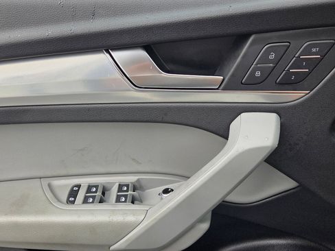 Used 2025 Audi Q5 2.0T Premium AWD/4WD image 32